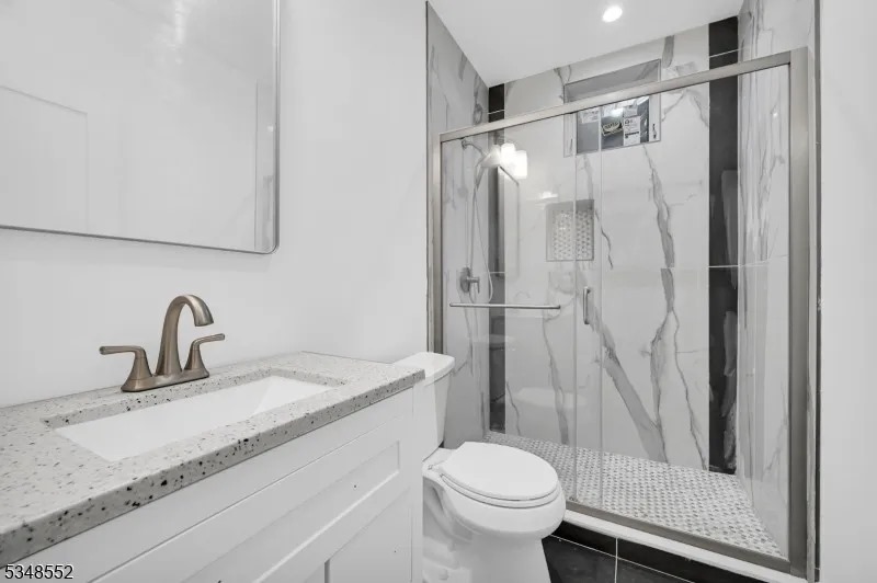 11 Country Club Road Livingston NJ bathroom photo 17